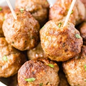 Boulettes de viande dans un bol