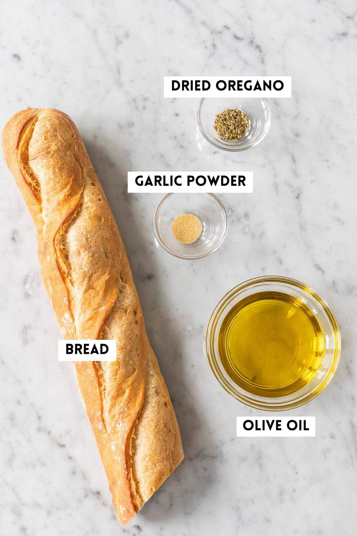 Ingrédients nécessaires pour les croûtons à la friteuse à air.