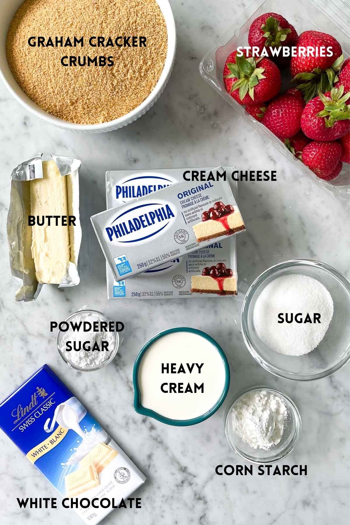 Ingrédients pour un cheesecake aux fraises sans cuisson