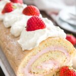 Gâteau roulé aux fraises