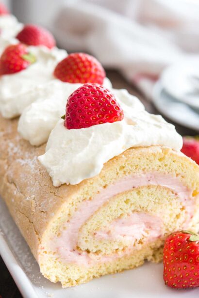 Gâteau roulé aux fraises