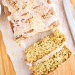 Pain aux courgettes et ananas avec de la noix de coco