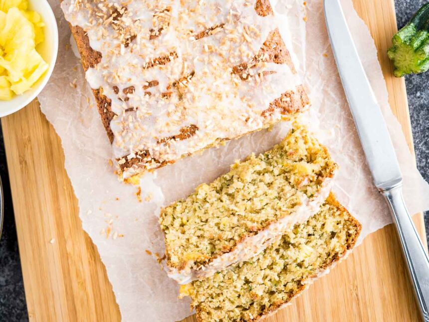 Pain aux courgettes et ananas avec de la noix de coco