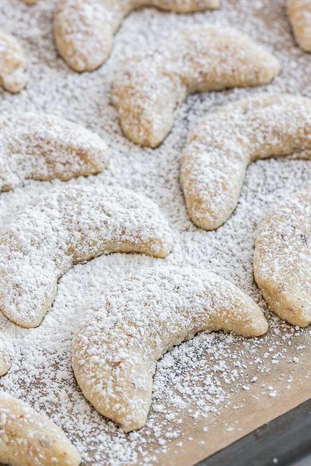 Vanillekipferl saupoudrés de sucre glace