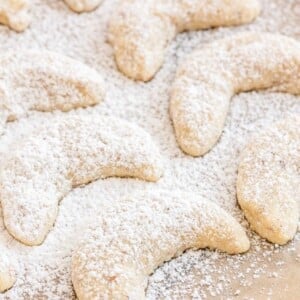 Vanillekipferl saupoudrés de sucre glace