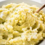 Pommes de terre écrasées crémeuses à la mijoteuse